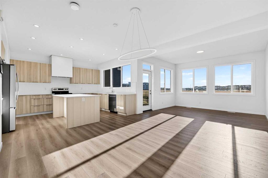 89 Corner Glen Avenue NE, Cornerstone