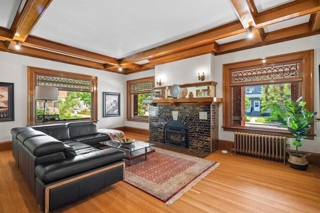 1933 5 Street SW, Cliff Bungalow