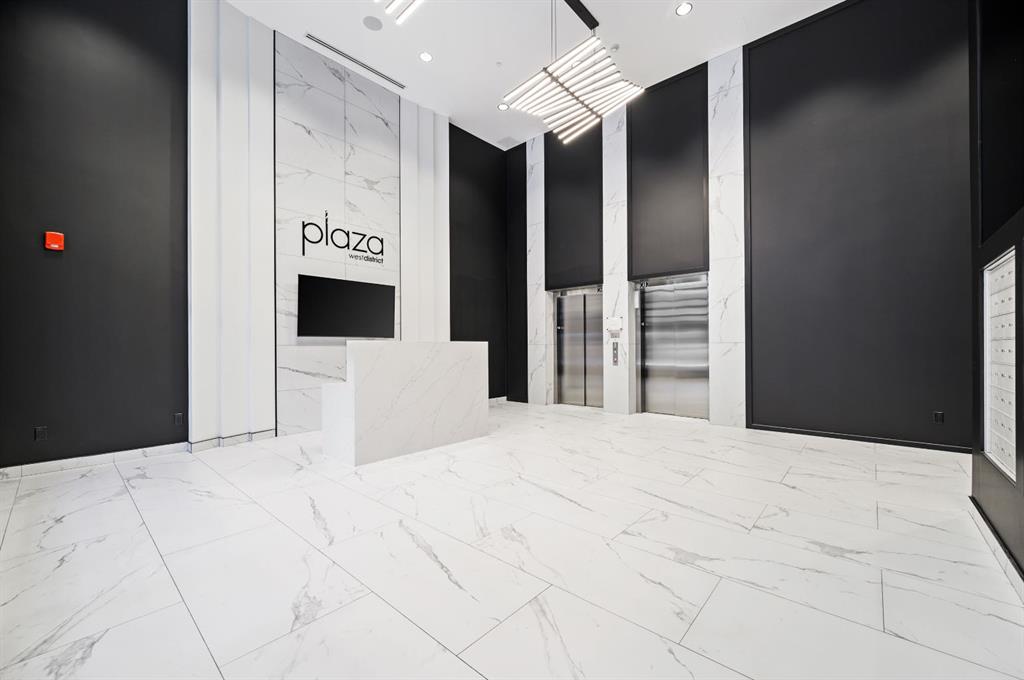 206-8375 Broadcast Avenue SW