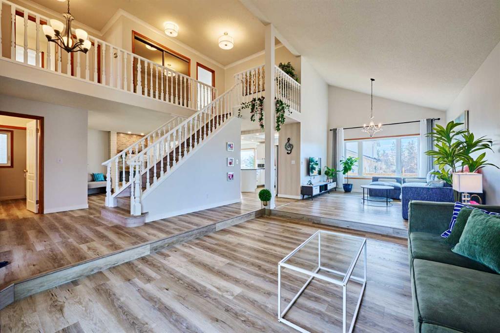 15 Hawkbury Close NW, Hawkwood