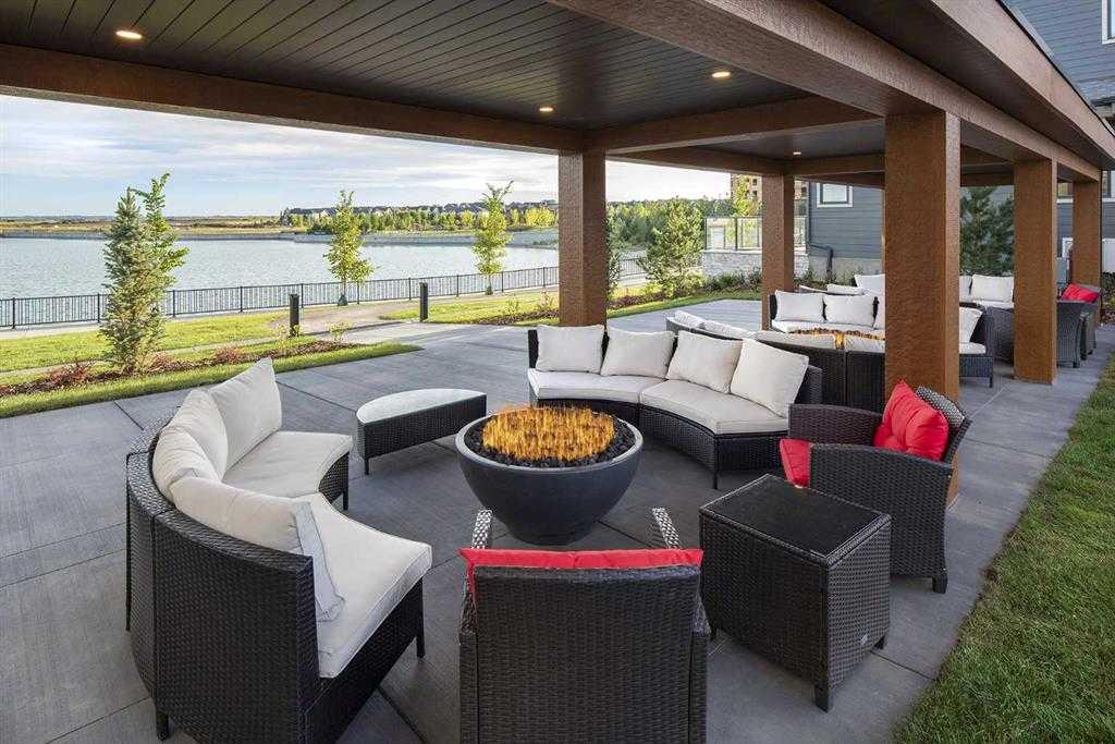 301-140 Marina Cove SE, Mahogany