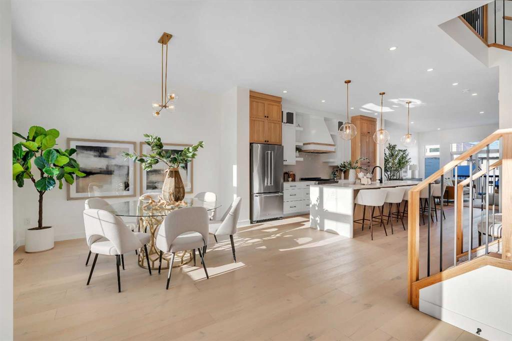 2436 30 Avenue SW, Richmond