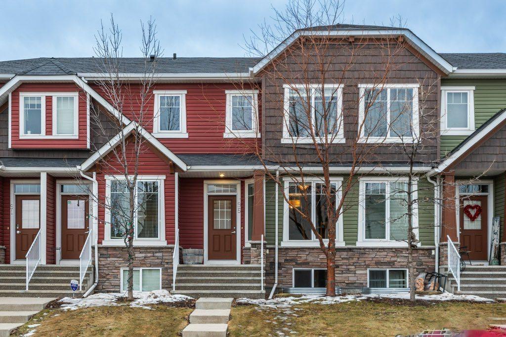 95 Aspen Hills Drive SW, Aspen Woods