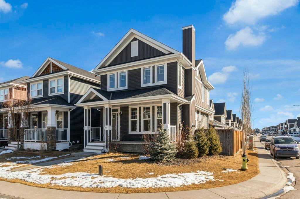 207 River Heights Crescent