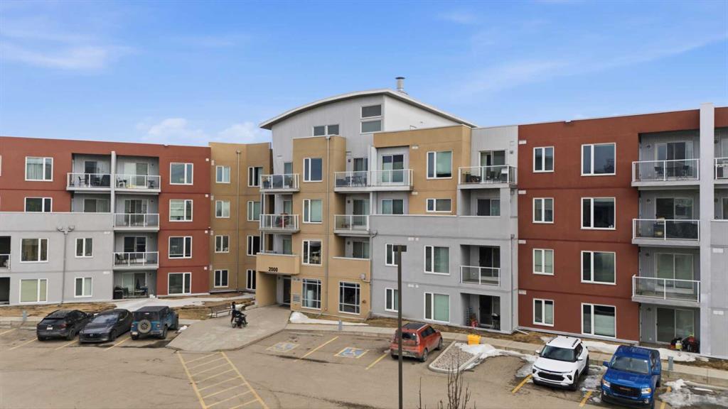 2421-604 East Lake Boulevard NE