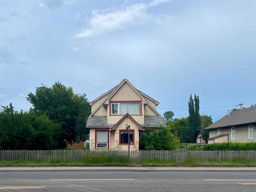 1312 Edmonton Trail NE