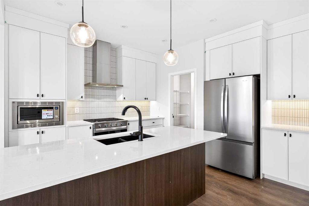 533 Sawgrass Green NW