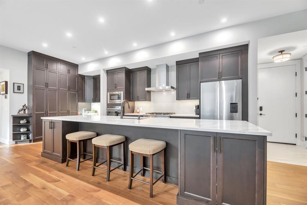 302-105 Lebel Crescent NW, University District