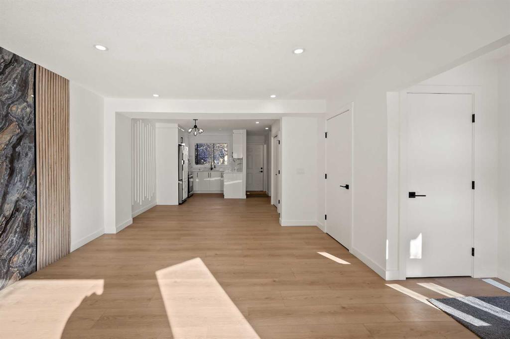 6404 24 Avenue NE, Pineridge