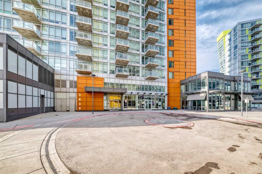 1103-3830 Brentwood Road NW, Brentwood