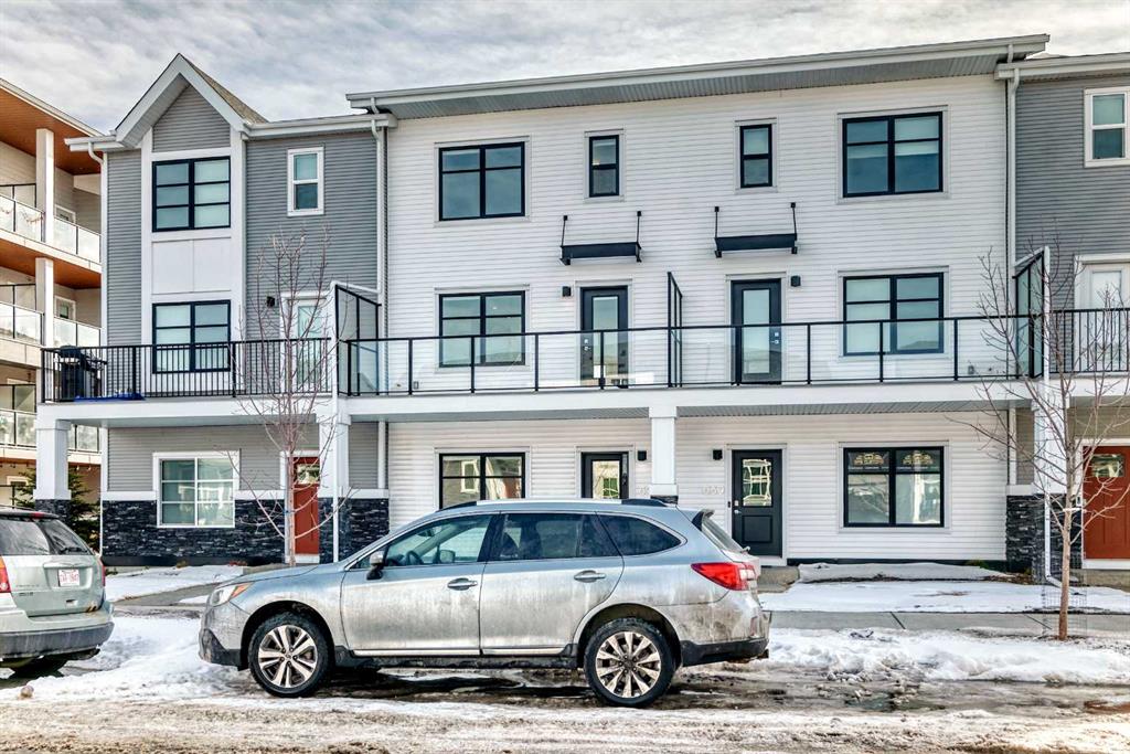 693 Savanna Boulevard NE, Saddle Ridge