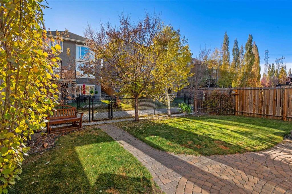 25 Tuscany Summit Terrace NW, Tuscany