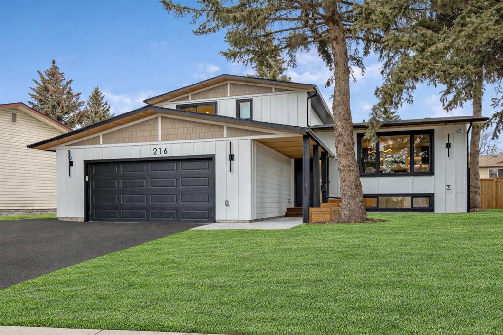 216 Oakridge Place SW, Oakridge