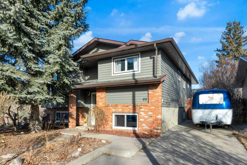 44 Sprucegrove Crescent SE