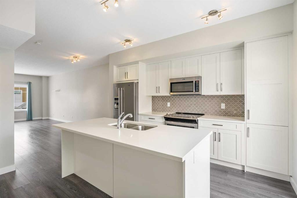 524 Canals Crossing SW