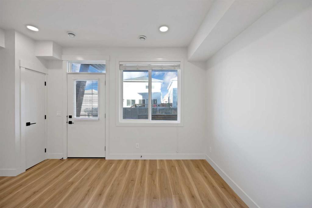 112-10060 46 Street NE