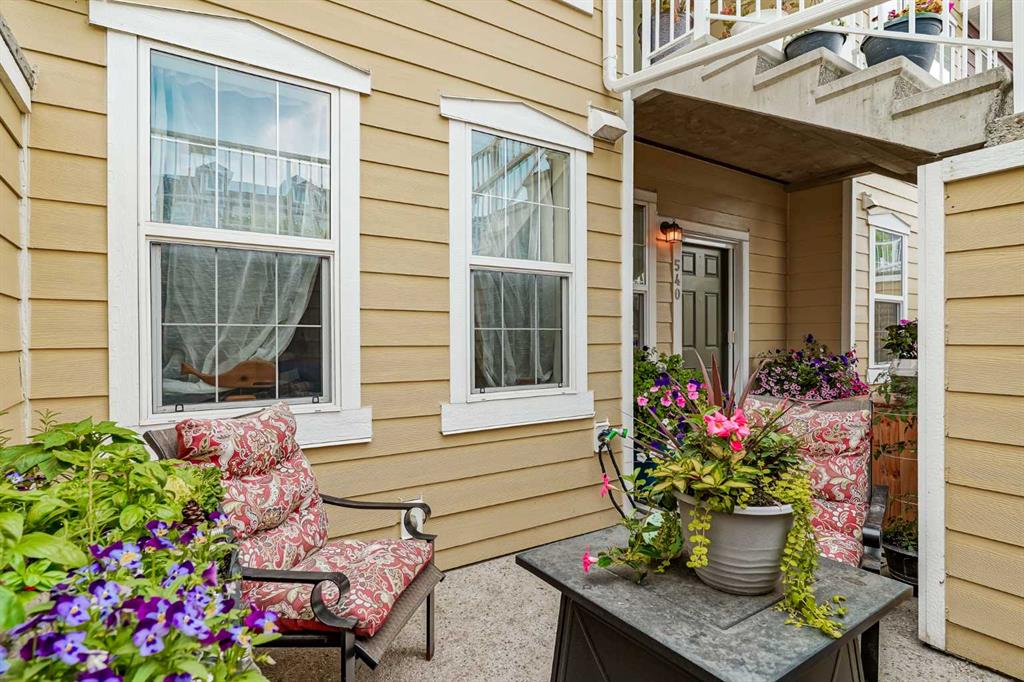 540 Mckenzie Towne Close SE, McKenzie Towne