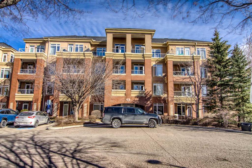 208-10 Hemlock Crescent SW, Spruce Cliff
