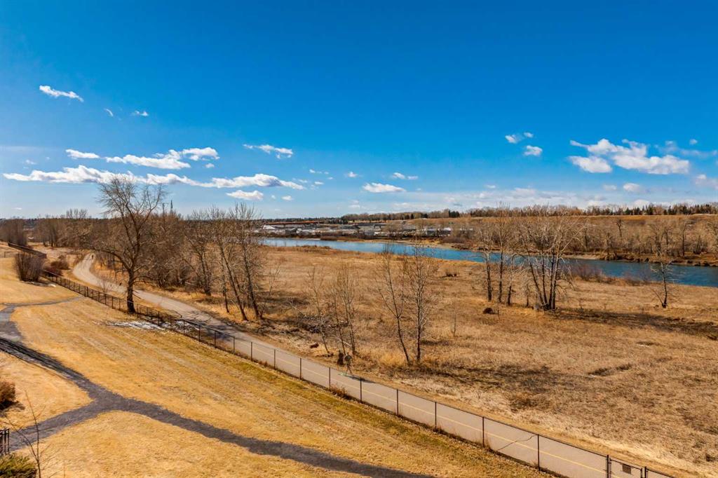 301-131 Quarry Way SE, Douglasdale/Glen