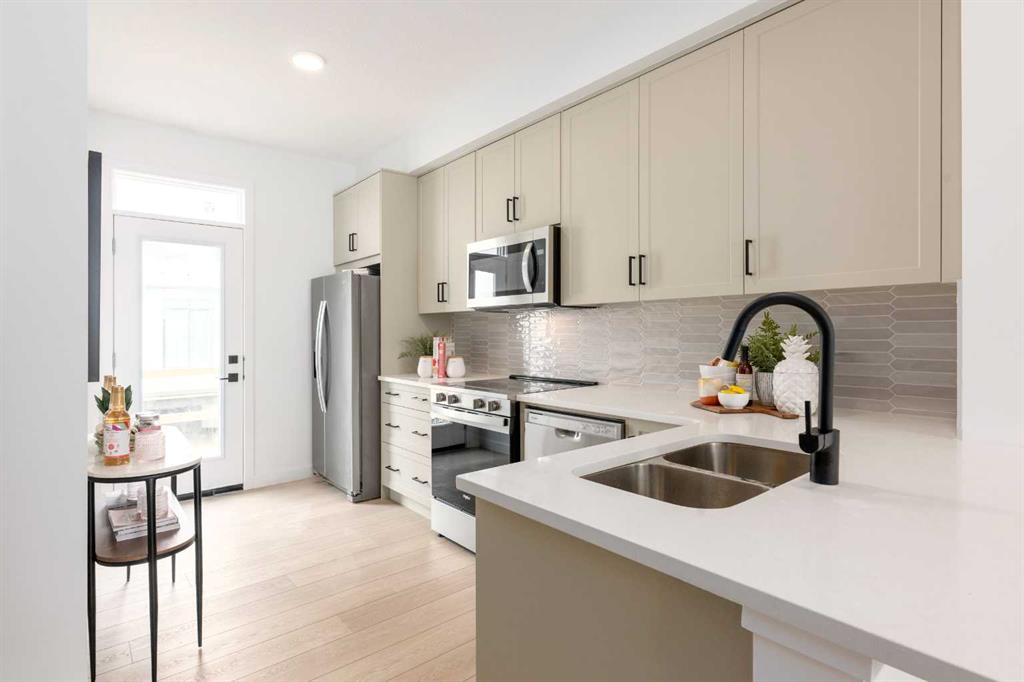 78 Heirloom Passage SE