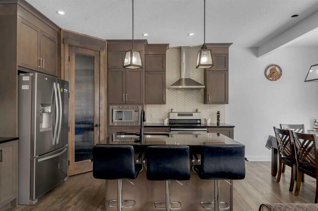 43 Saddlelake Manor NE