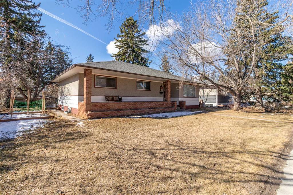 967 Northmount Drive NW, Collingwood