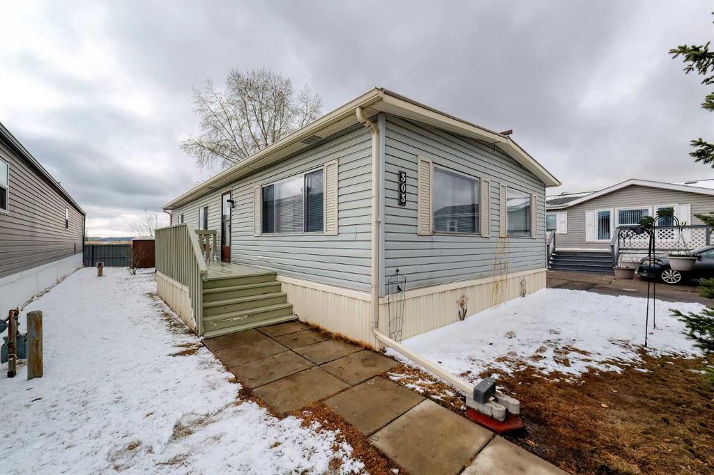 303-99 Arbour Lake Road NW