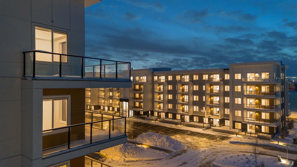 1519-63 Corner Glen Crescent NE