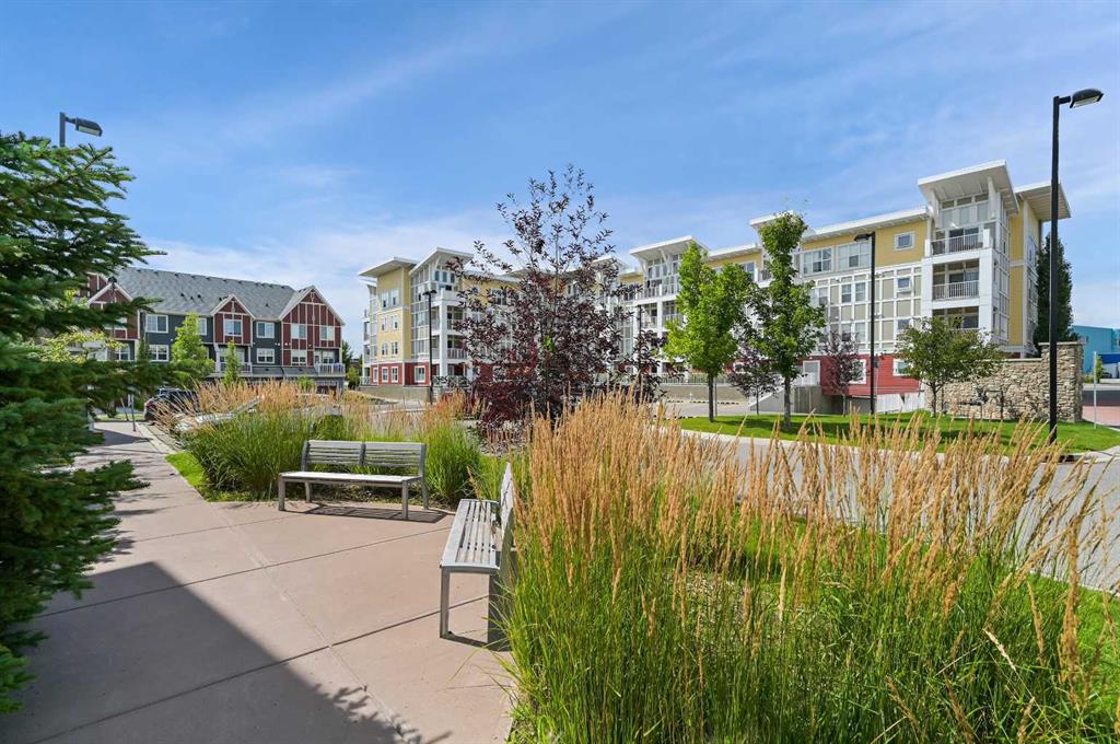 308-402 Marquis Lane SE, Mahogany